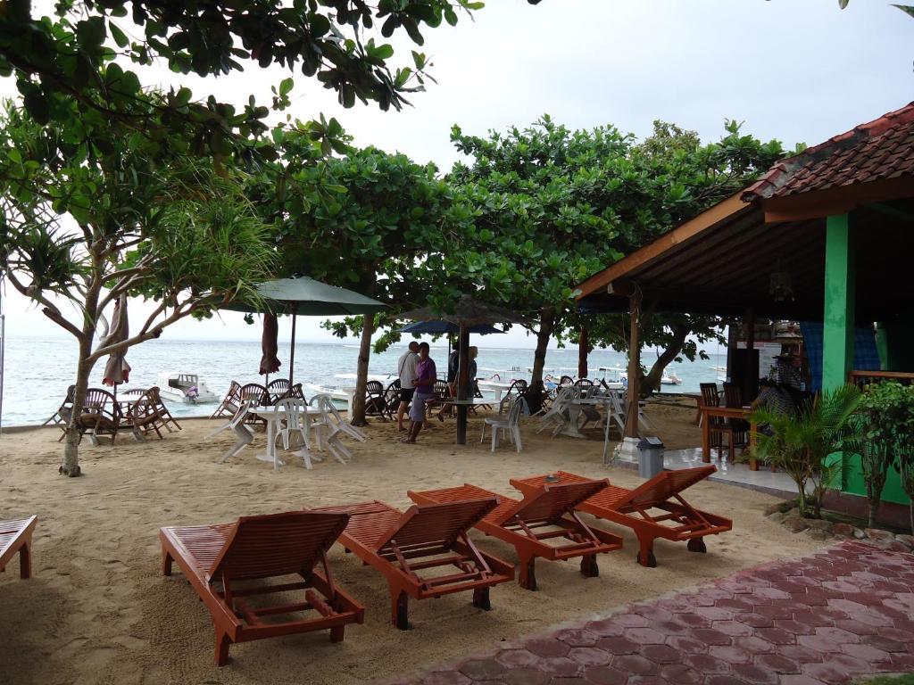 Star Two Thousand Bungalow Nusa Lembongan Exteriör bild