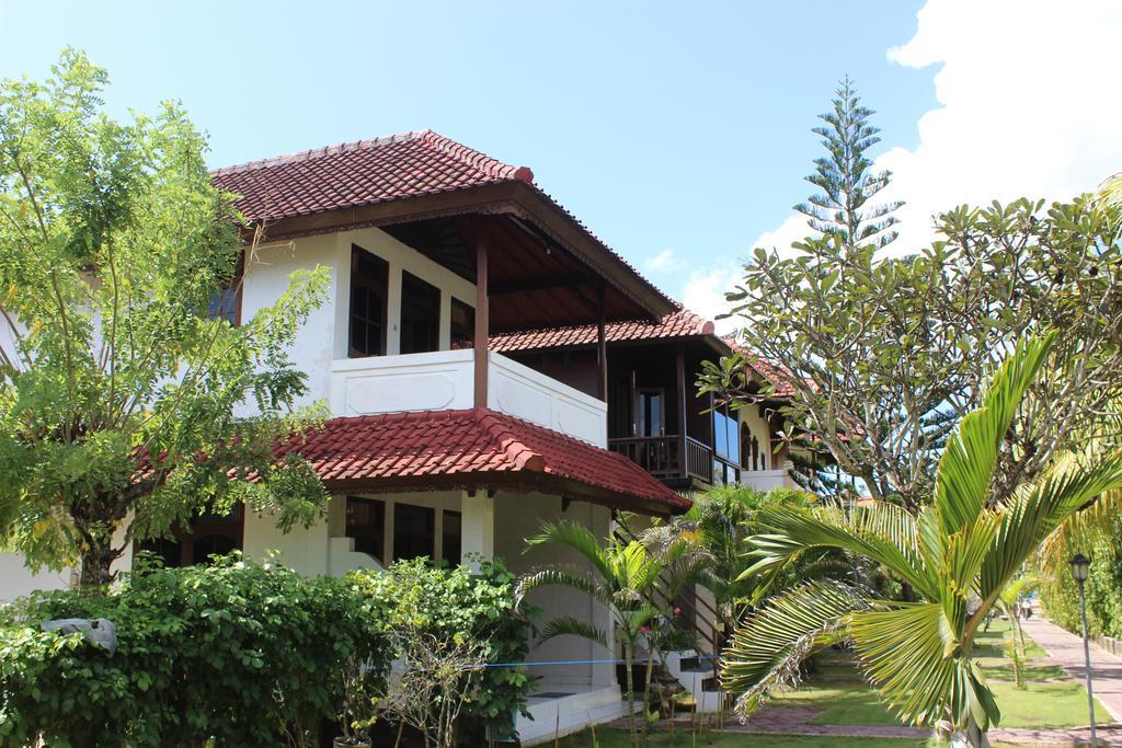 Star Two Thousand Bungalow Nusa Lembongan Exteriör bild