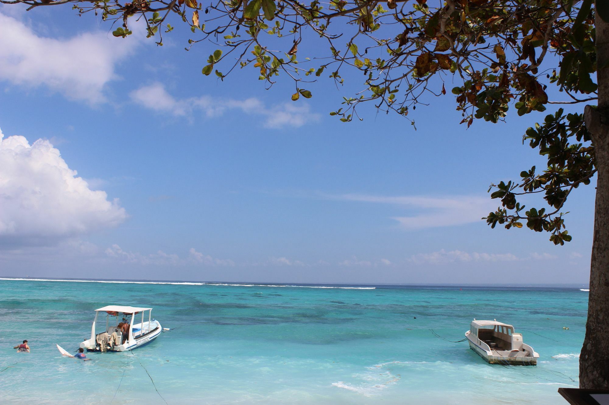 Star Two Thousand Bungalow Nusa Lembongan Exteriör bild